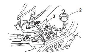 Checking the fuel pressure 