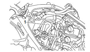 Checking the cylinder head breather hose 